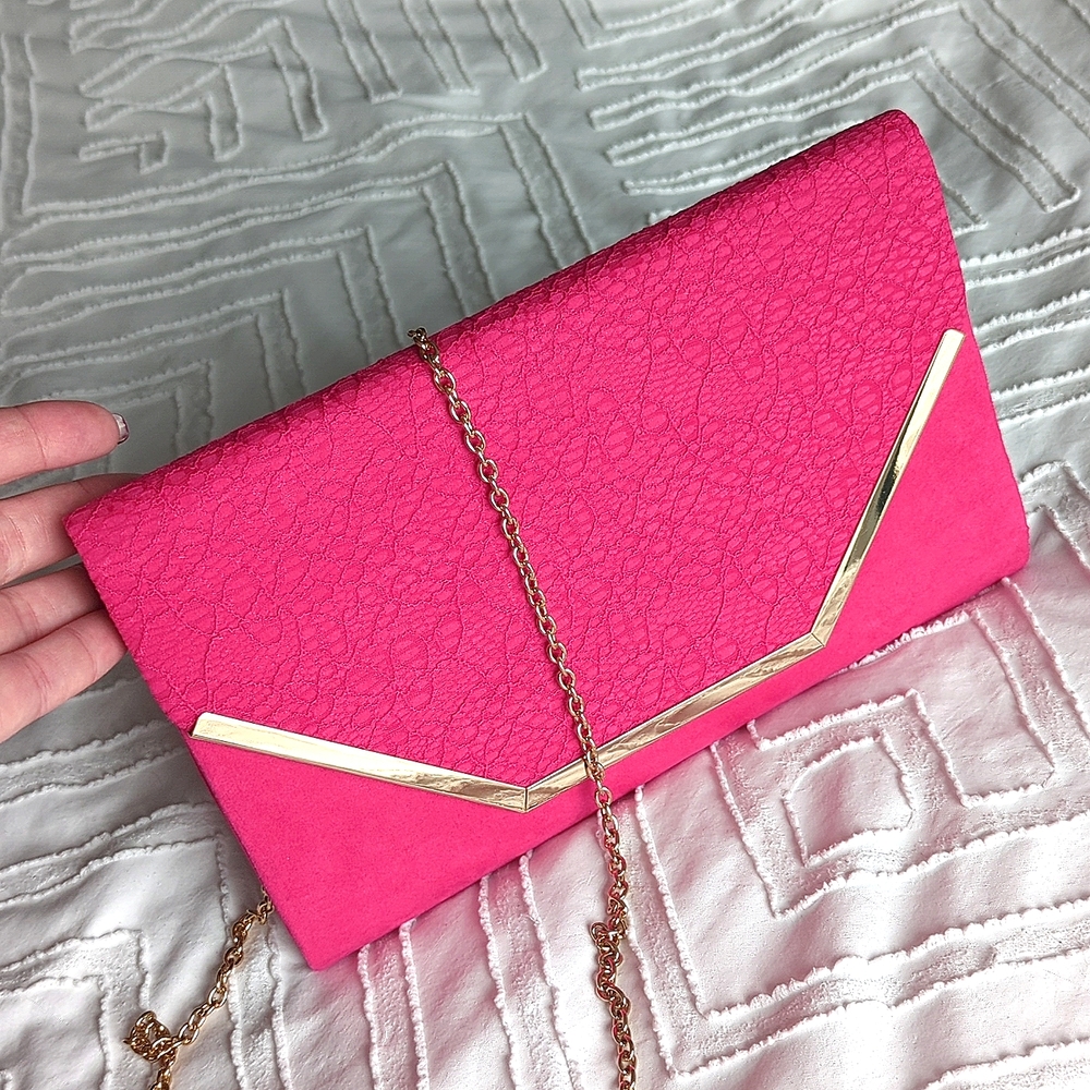 CALL IT SPRING | Disney X Alice and Wonderland clutch with chain